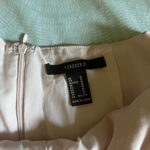 Forever 21 pink floral shorts - Picture 4 of 5